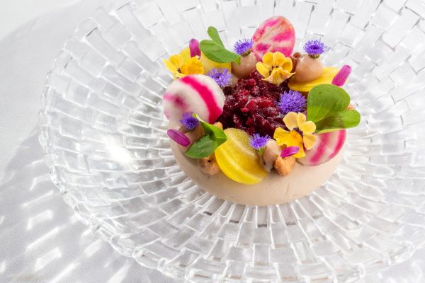 Kesudió sajt birsalma krémmel és lassan sült céklával